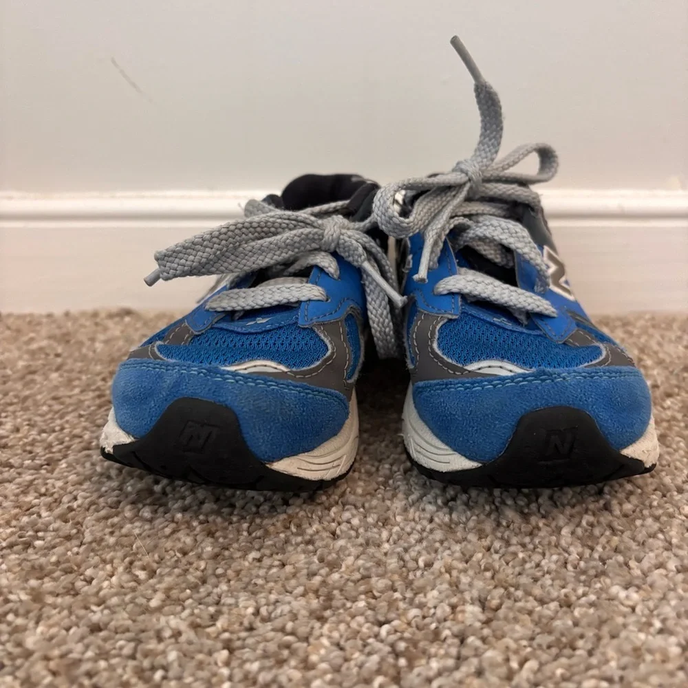 New Balance 2002R Kids Toddler Size 10 Blue/Gray Sneakers Athletic Running Shoes